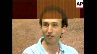 USA: MARS PATHFINDER DISCOVERS NEW TYPE OF ROCK
