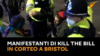 Regno Unito: manifestanti di Kill the Bill in corteo a Bristol