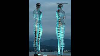 Поцелуй Али и Нино  (статуя любви в Грузии, )?
Georgia,Batumi, Ali and Nino-The Statue of Love