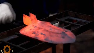 Shovel from an old rail. Amazing manufacture of eternal shovels