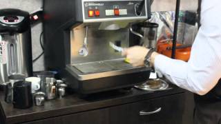 Чистка кофемашины и холдеров (Серия тренингов бариста от сети кофеен ТМ MY COFFEE)