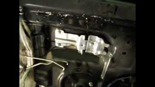 Kia Spectra. Как снять ручку двери.  Кузовной ремонт.