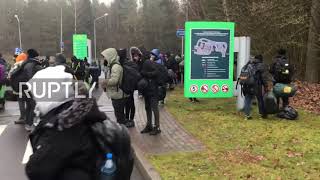 Belarus: Dozens of migrants arrive at Polish border near Bruzgi
