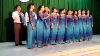 Mùa xuan tren thành phố HCM - hợp ca giáo viên khoa KTKT-LHU