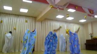 Скандальный танец 11 А в пододеяльниках