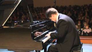 Ф. Шопен. 12 этюдов Опус 10. Исполняет Илья Петров - F. Chopin 12 etudes op.10