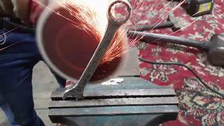 Крутая Самоделка из Рожкового Ключа Своими Руками