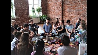58.  ЙОГАПИКНИК В МИНСКЕ. САША ПОСТОВАР О ПУТИ В ЙОГЕ И САМОРАЗВИТИИ.