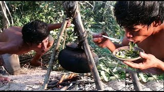 Intelligent Technology Smart Cooking Fish in forest -Cooking the Dish with Pottery is Made of Bricks