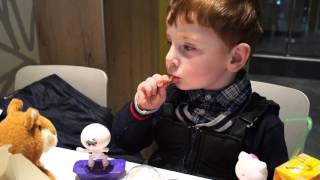 Поход в Макдональдс.Игра с Китси и Черепашкой Ниндьзя.