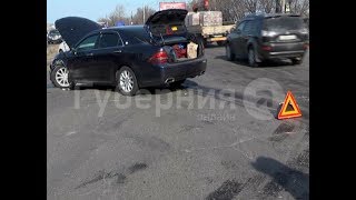 Хабаровчанка разбила свой «Краун» и обвинила в ДТП нерешительного оппонента. Mestoprotv