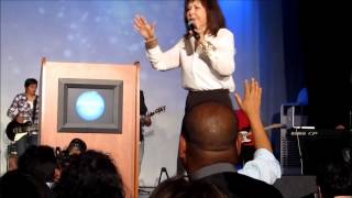 Profeta Lucy Rael en Boston
