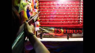 disparando en la feria