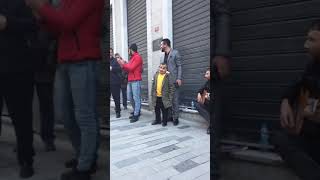 Hozan azad adeta İstiklal caddesini salladı