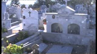 Ηγουμένη και μοναχές ξέθαψαν γυναίκα που θεωρούσαν ότι είναι αγία