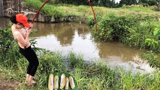Fishing with GIANT Razor Clams vs. MONSTER Snakehead!