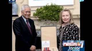 Philippines confers Legion of Honor on Clinton