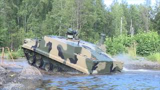 Плывущий бронетранспортер БТ-3Ф показали на видео