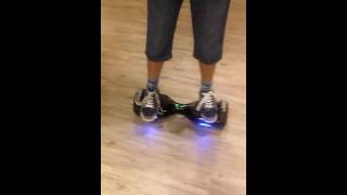 Jazdenie na hoverboardu.