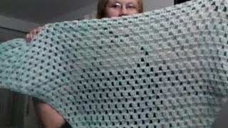 Stola Umhängeschal Dreieckschal Schal häkeln Häkelanleitung - Woolpedia