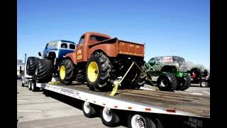 Grave Digger 30th Anniversary 3D Trucks Las Vegas Parade