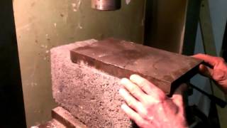Испытание на сжатие 2 образцов арболита из Нижнего