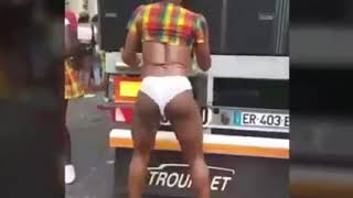 Man Dance(Twerk) #Half-Naked in South Africa