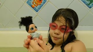 Challenge(челлендж) найти куклы Lol в ванной часть2