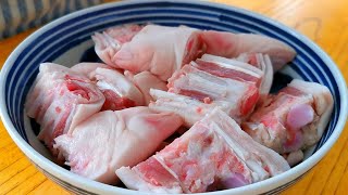 【小穎美食】我家豬腳從不紅燒，加一個蓮藕，不油炒，不加水，上桌瞬間被掃光！