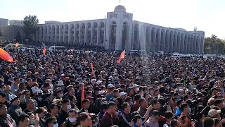Протест несогласных с итогами парламентских выборов в Кыргызстане