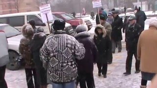МОСКВА - Москвичи перекрыли Профсоюзную улицу