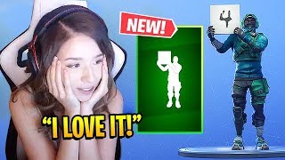 POKIMANE REACTS TO NEW EMOTE *SCORECARD* FORTNITE BATTLE ROYALE