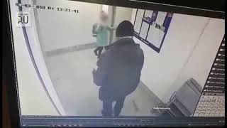 В Заозерном педофил приставал в подъезде к маленькой девочке