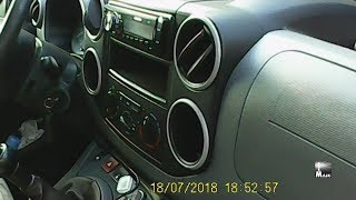 Peugeot Partner Tepe - Как достать предметы упавшие в щель у лобового стекла