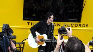 Jack White SXSW 2011 performance from the Third Man Records Rolling Record Store