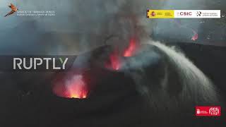 Spain: Spectacular aerial images show new eruptive mouth of La Palma volcano