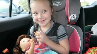 SHE HAS PLAY-DOH!