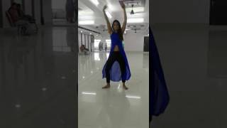 Cheap thrills ????? Girlish moves?  performance by ShAnAyA Rajput.