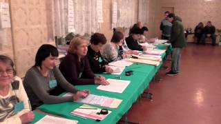 Копия видео "Запорожье. Последние минуты голосования на участке в 76-й школе"