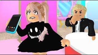 My Boyfriend Caught Me Going Through His Stuff... | Royale High Roleplay