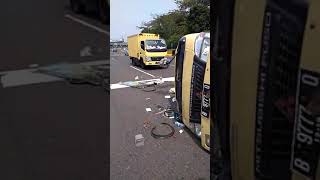 Kecelakaan tragis gara-gara pecah ban