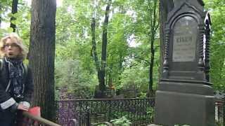 Могила кондитера Эйнема на Введенском кладбище