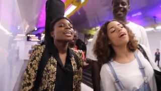 [LIVE] SOURIRE Joane & Diane - dans le métro Parisien