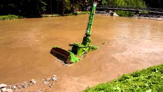 Komatsu D155 W bulldozer in action