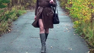 The sound of my heels. Walking outdoor. Transvestite/Crossdresser.