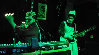 Budapester Puppenmuseum - Mistress for Christmas ( AC/DC Cover )