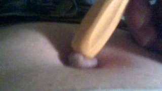 navel play with an outie
