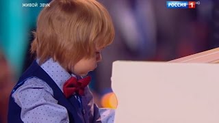 Пятилетний пианист покорил всю страну