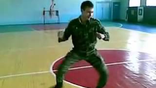 Прикольный танец военного/Ridiculous dance of the military man