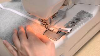 Пришить лампасы с помощью приспособления для Janome Cover Pro II